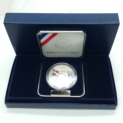 2002 West Point Bicentennial Silver Proof One Dollar in Case - Image 1 of 4