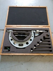 Mitutoyo 340-711-Interchangeable Outside Micrometer Digital Set - 0-6" - Picture 1 of 12
