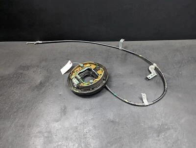 Задние левые тормозные колодки с задней пластиной 2020 Nissan Versa 2021 2022 - Изображение 1 из 4