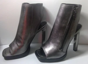 DKNY Mujer Punta Abierta Tacón Sandalia Botín Moda Bota - EE. UU. 6.5 - NUEVO EN CAJA - Imagen 1 de 7
