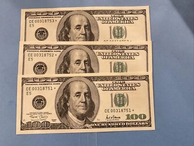 2001 (3) CONSECUTIVE $100 Dollar UNCIRCULATED STAR NOTES very crispy - Image 1 of 3