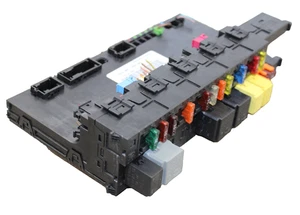 03-11 w219 W211 E55 AMG REAR TRUNK SAM SIGNAL AQUISITION MODULE FUSE BOX - Picture 1 of 6