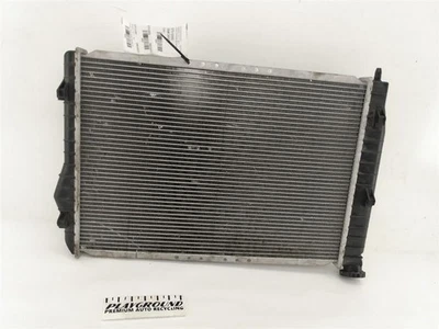 Radiador de refrigeración del motor Chevrolet Camaro para 2000-2002  Foto 1 de 4