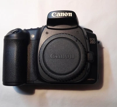 Canon EOS 20D 8.2MP Digital SLR Camera - Body Only (9442A002) - Image 1 of 3