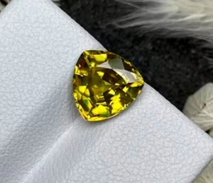 Lemon Yellow Sphene 2.94ct – 9mm (SH1438) - Picture 1 of 4