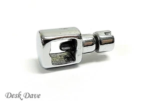 Abrazadera de aguja, 4303, modelos de máquina de coser clase SINGER 78 + - Imagen 1 de 6