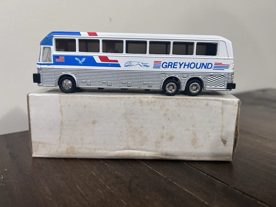 Autobús Road Champs Eagle Coach Greyhound 1994 en caja. Foto 1 de 4