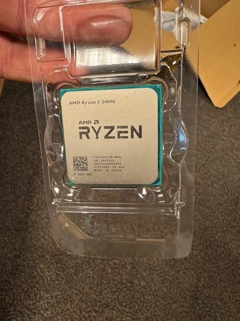 AMD Ryzen 5 2400G - 3.6GHz Quad Core (YD2400C5M4MFB) Processor - Image 1 of 1