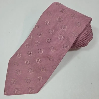Corbata Gucci para hombre rosa con patrón G entrelazado - Corbata de seda Italia. 57"x3.5" Foto 1 de 4