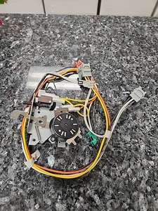 NEU GE JTD3000SN4SS WB10X28391 Backofen Türriegel Baugruppe mit Kabelbaum  - Bild 1 von 4