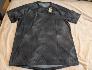 NWT Under Armour The Tech Tee Black & Gray Men's Athletic Tee Size L - Picture 1 of 9