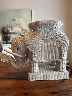 BAD EAR Boho Braided Rattan Wicker Elephant Side/End/ Sofa Table Plant Stand VTG - Image 1 of 4