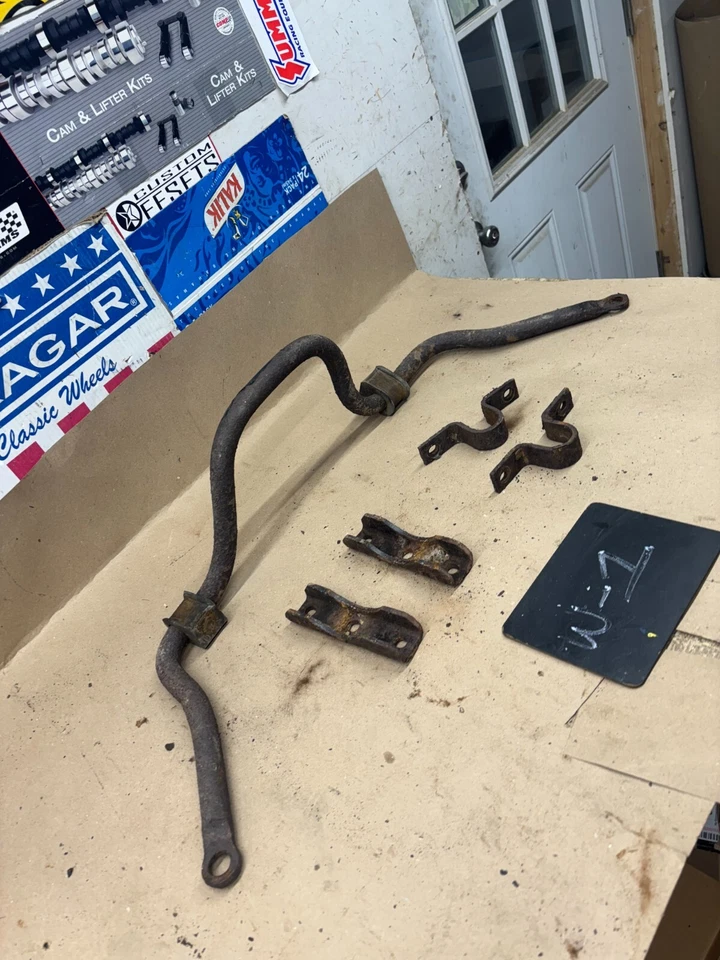 Barra estabilizadora trasera Ford F250 F350 Sterling 1980-1997 eje trasero con soportes Foto 1 de 4