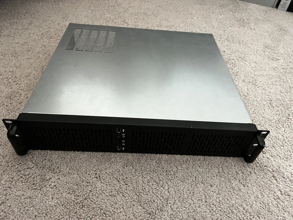 Rosewill RSV-Z2600U 2U Server Chassis Rackmount Case | 4 3.5" HDD Bays | Micro-A - Image 1 of 1