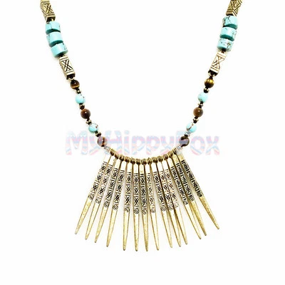 Colgante de espiga tribal tono dorado antiguo marca Lucky y collar de cuentas turquesa Foto 1 de 4