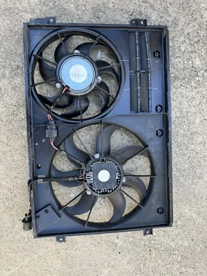 12-14 VOLKSWAGEN PASSAT JETTA MOTOR REFRIGERACIÓN RADIADOR VENTILADOR MOTOR CUBIERTA OEM Foto 1 de 2