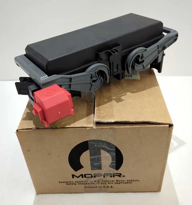 Nuevo OEM genuino Mopar caja de fusibles 2011 Dodge Journey 2.4 módulo TIPM 68082307AB Foto 1 de 4