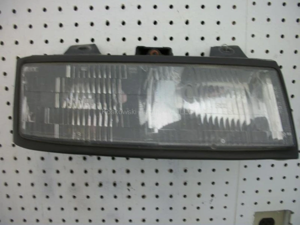 Conjunto de faros para Chevy Córcega lado derecho del pasajero OEM Foto 1 de 1