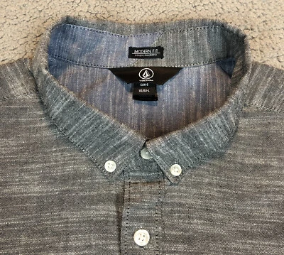Volcom Shirt Mens Large Gray Modern Fit Short Sleeve Button Down - Image 1 of 4