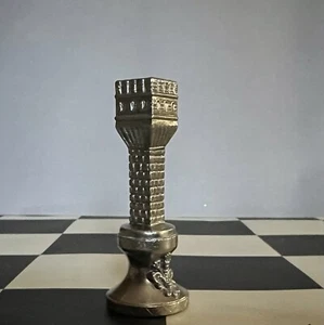VTG Brevettato Cast Metal ROOK Silver Tone Chess Piece. 2.5” /#sn - Imagen 1 de 2