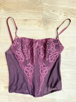 Lencería Bustier Corsé de Encaje de Vino con Tanga de Liga Sexy Disfraz Festival Juegos con disfraces  Foto 1 de 4