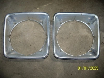 Par de biseles de ajuste de faros OEM 1974 1975 1976 1977 Dodge B-100 B-200 B-300 Foto 1 de 4