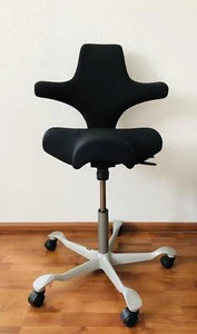 HAG Capisco 8106 - Xtreme Plus schwarz, Gestell schwarz - NEU - Bild 1 von 1