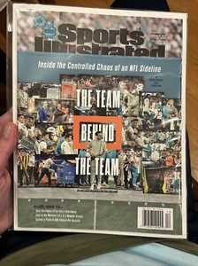 INSIDE THE MIAMI DOLPHINS SPORTS ILLUSTRATED MAGAZINE DECEMBER 2023 Newsstand - Picture 1 of 11