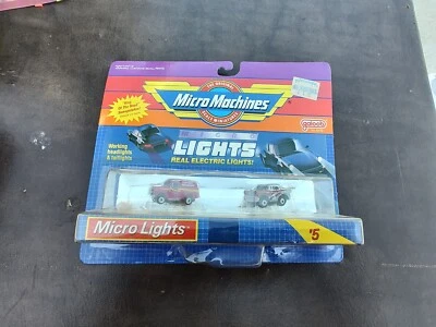 Galoob Micro Machines #5 MICRO LIGHTS NOS SEALED CARD PANEL TRUCK CHEVY D5 - Image 1 of 2