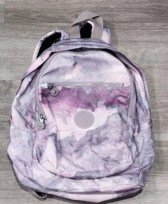 Mochila Kipling Challenger Canyon Mist 14” Bolso con Bolsillos con Cremallera. Foto 1 de 4