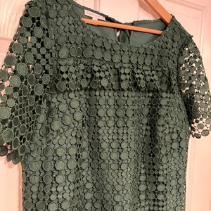 RSVP por Talbots 1X Top Superpuesto de Encaje Verde Bosque Manga Corta Lazo Plus Fiesta - Imagen 1 de 9