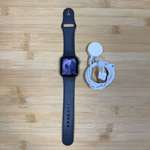 Apple Watch SE 2nd Generation - GPS - 40mm - Midnight - 88% BH - Picture 1 of 12