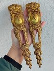 2 Anciennes décorations / ornements branche de laurier, en bronze pour meubles