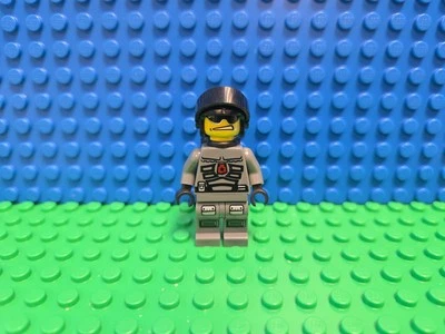 Lego Officer 2 Minifigure 5970 sp095 Space Police 3 CMF Lot Rare Retired HTF  - Image 1 of 4