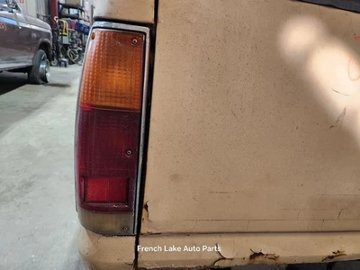 Luz trasera izquierda del conductor para 81-87 ISUZU CACHORRO (RECOGIDA) 1279989 Foto 1 de 4