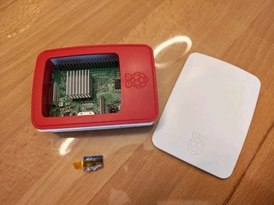 Raspberry Pi 3 Model B V1.2  mit Kühlkörper, 32 GB SD Karte und Original Gehäuse - Bild 1 von 2