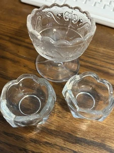 JUEGO VINTAGE DE TRES MINI PLATOS DE SALSA DE CRISTAL CON ENVÍO GRATUITO - Imagen 1 de 9