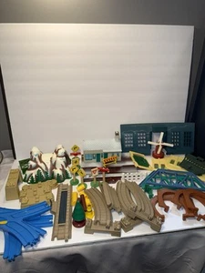 Paquete de varios juegos de tren de juguete de plástico - principalmente Thomas el tren 50 piezas - Imagen 1 de 14