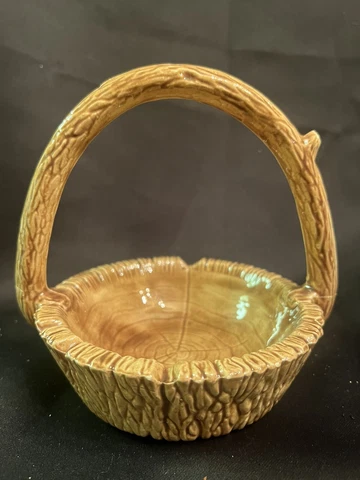 Vintage ceramic basket with a wood look Cover