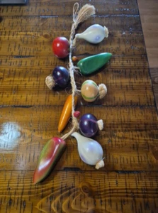 Vintage String of Vegetables Wood Veggies Twine Peppers Beets Carrot Garlic - Picture 1 of 12