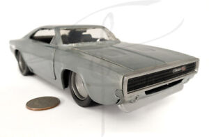 Diecast model car Jada Toys 1:24 1968 Dodge Charger Fast & Furious Dom Free Ship