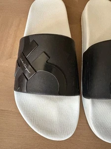 Salvatore Ferragamo Herren Logo schwarz Silikon Gummi Pantoletten US 10 - Bild 1 von 6