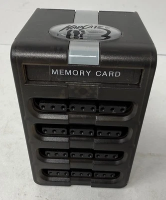 Adaptador multijugador MadCatz 8608 PS2 con ranura para tarjeta de memoria Foto 1 de 4