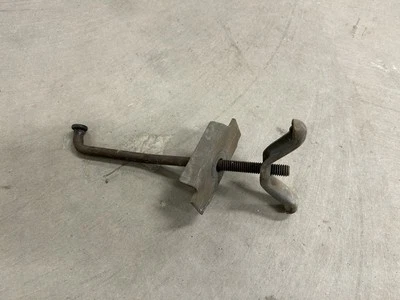 Chrysler 300 New Yorker 1955 1956 neumático de repuesto soporte de tuerca de ala Foto 1 de 2