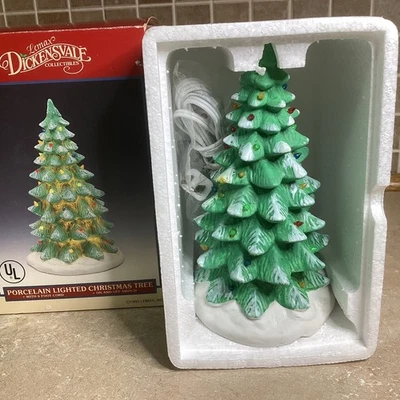 Lemax Dickensvale ~ фарфора освещенный рождественская елка ~ 8» высотой - новый в коробке - Изображение 1 из 2