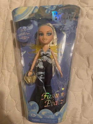 Bratz Fashion Pixiez Cloe - Collectible Fantasy Doll with Real Fashions and Acc - Image 1 of 3
