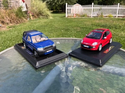 burago lote 1/24 fiat punto EVO y Land Rover Freelander Foto 1 de 4