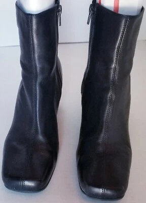 BASS Dorothia Boots Women 7M BLACK Leather Upper Side Zip Square Toe Y2K/RETRO - Image 1 of 4