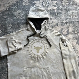Sudadera con Capucha Under Armour Project Rock Hombres Grande Camuflada Bull Polar Pullover - Imagen 1 de 23