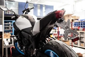 EVOTECH PORTATARGA REGOLABILE YAMAHA MT-07 2025 + LUCE LED + CATADIOTTRO - Imagen 1 de 4